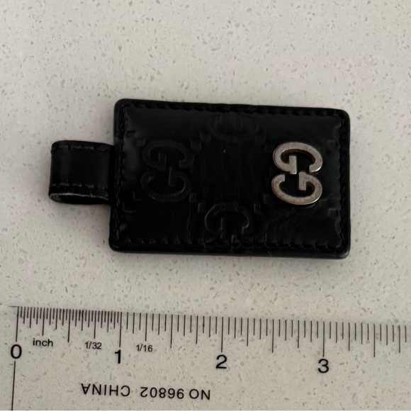 Gucci bag charm embossed GG Black Leather Keychain - Picture 5 of 5